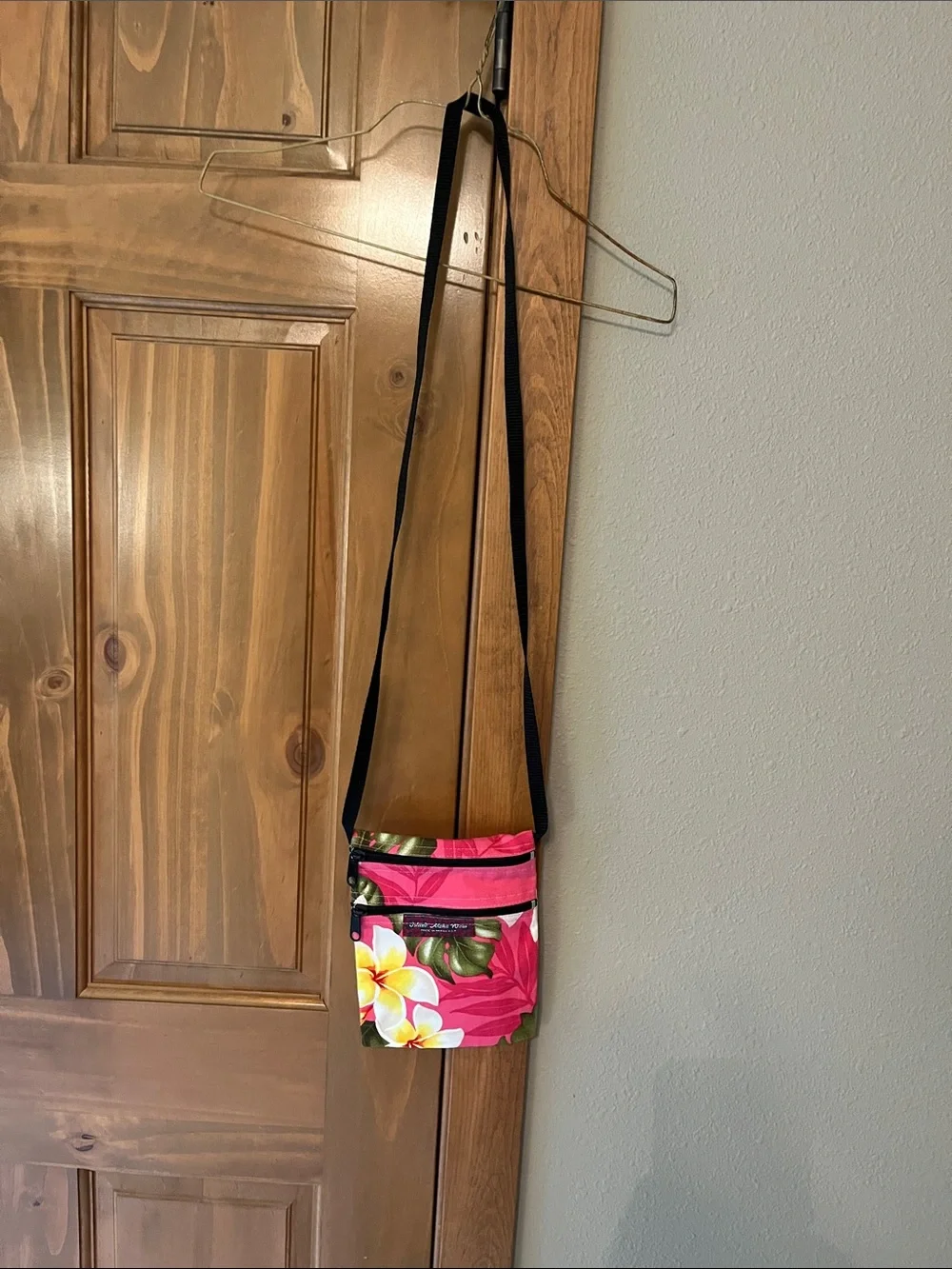 Handmade by Island Aloha Wear in Hawaii, Cross Body bag.